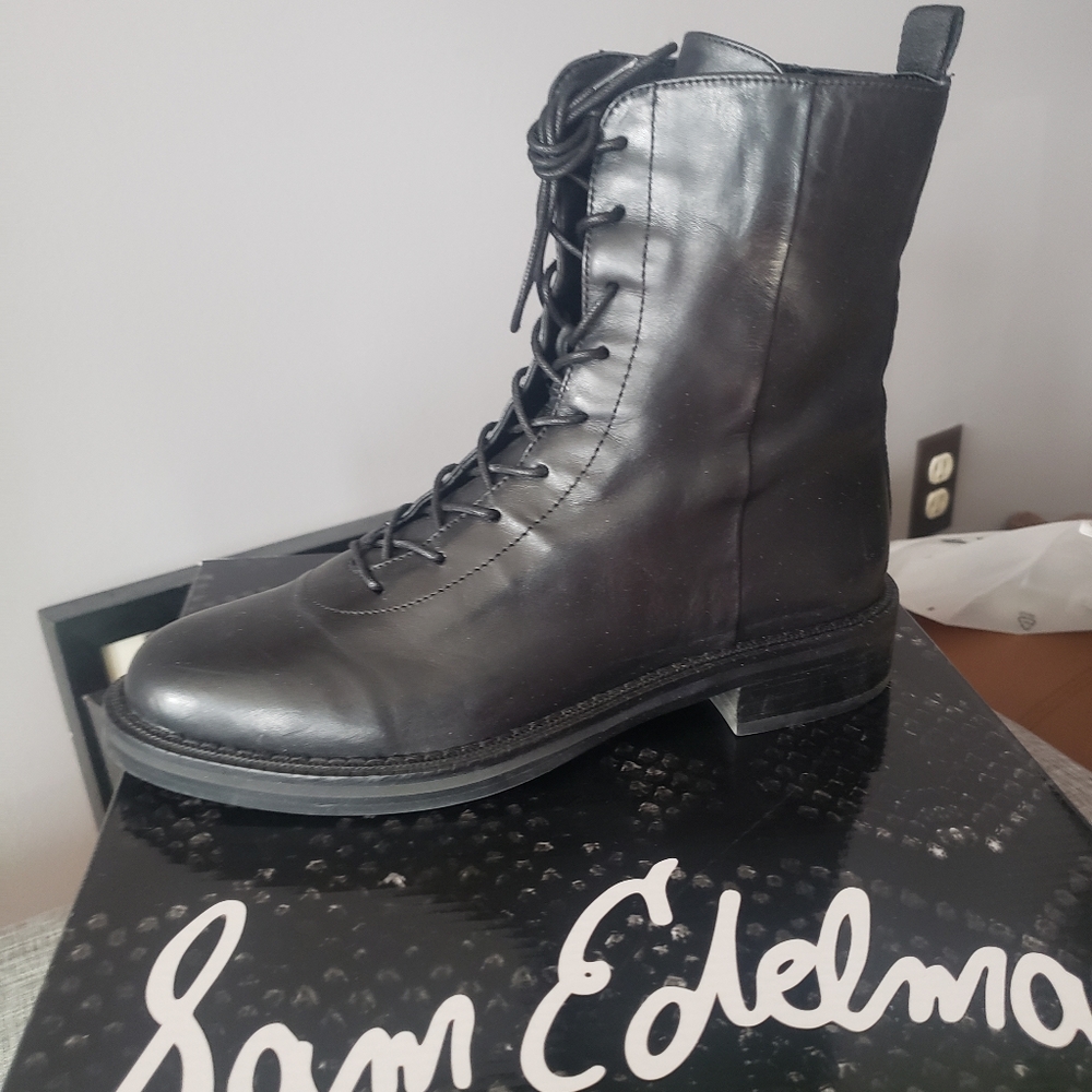 Combat boots